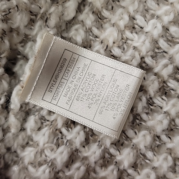 Soft knit tan sweater - Picture 5 of 6